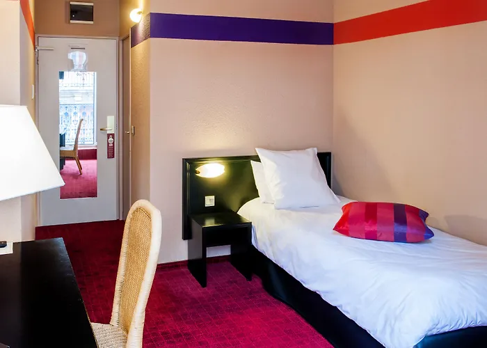 Saint Sauveur לורדה