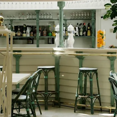 Saint Sauveur Hotel 3*