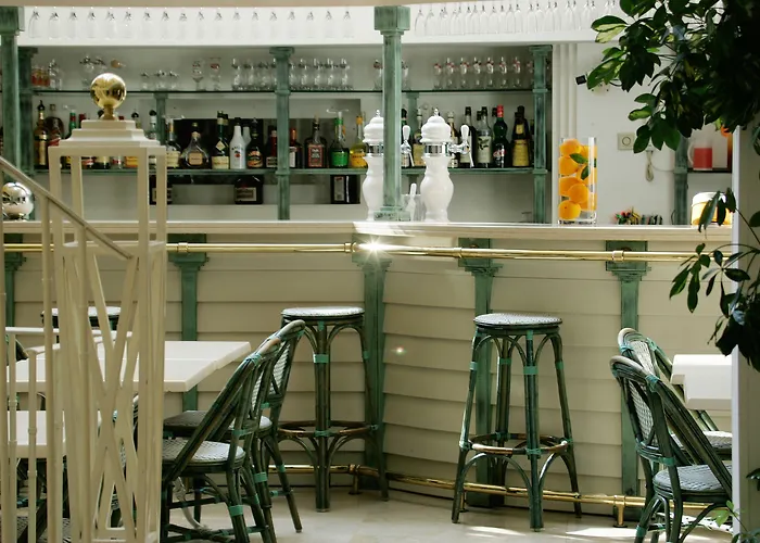 Saint Sauveur Hotel 3*