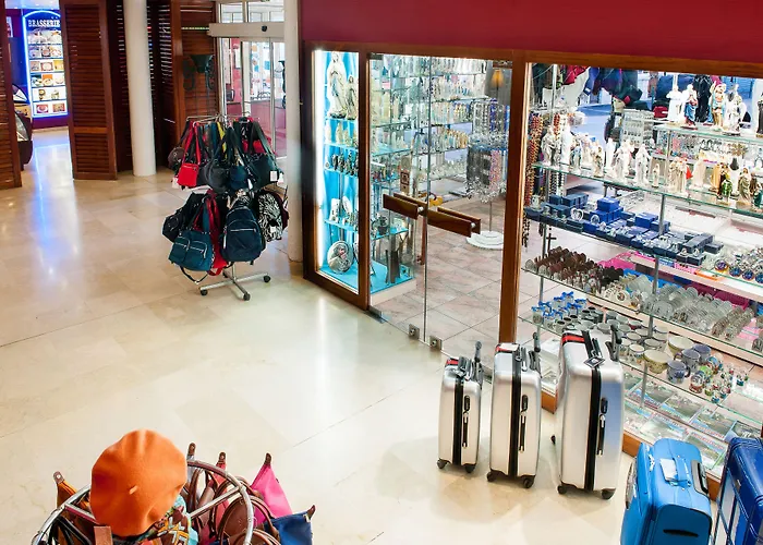 Отель Saint Sauveur 3*