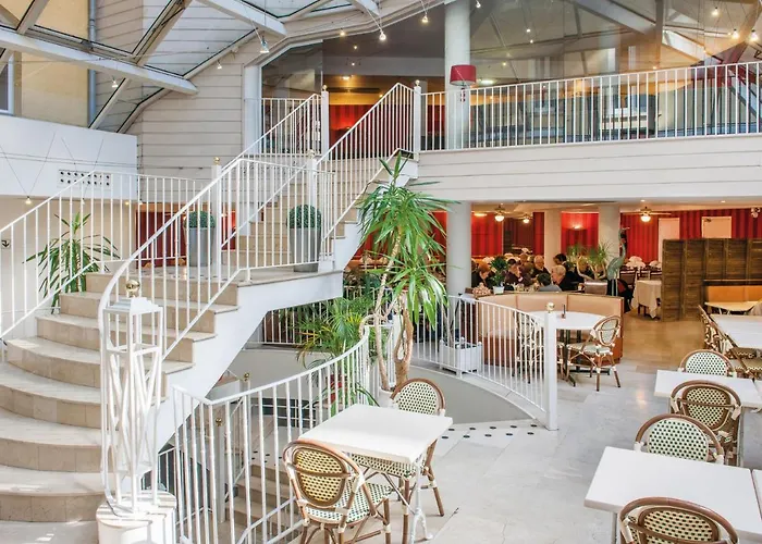 Saint Sauveur Hotel 3*