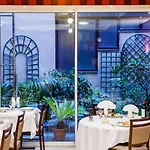 Saint Sauveur Hotel 3*