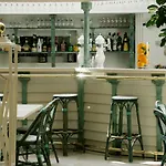 Saint Sauveur Hotel 3*