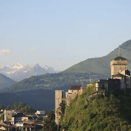 Saint Sauveur Hotel 3*