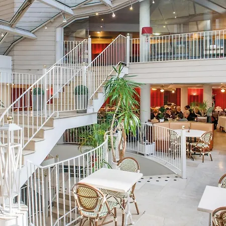 Saint Sauveur Hotel 3*